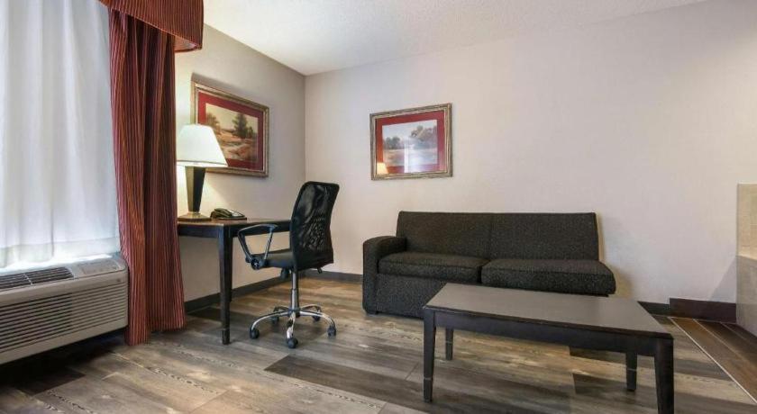 Surestay Plus Hotel Tarboro Exterior foto