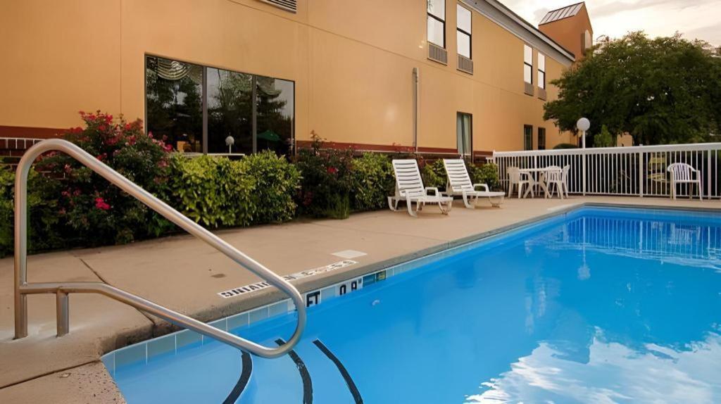 Surestay Plus Hotel Tarboro Exterior foto